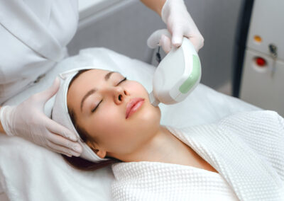 Hardware,Cosmetology.,Cosmetology,Face,Procedure.,Ultraformer,Lifting